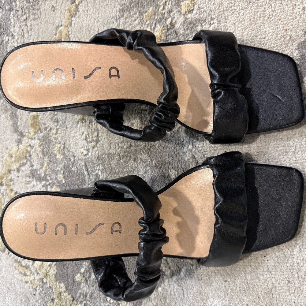 Unisa Black Sandals with Square Toe and Ruched Detail